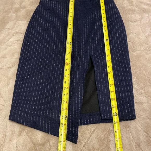 Suistudio navy pinstripe pencil skirt with asymmetrical hem. - Picture 8 of 9